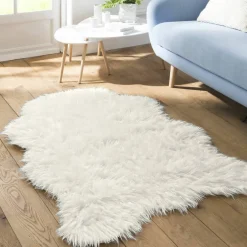 Tapis poils forme peau de bête