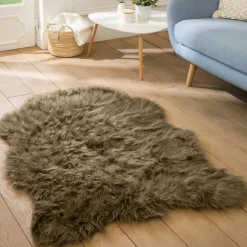 Tapis poils forme peau de bête