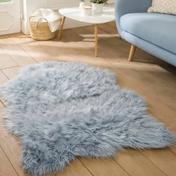 Tapis poils forme peau de bête