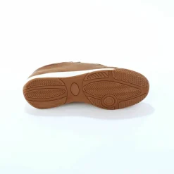 Tennis basses à lacets