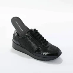 Tennis compensées en cuir verni certifié LWG