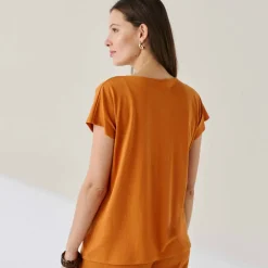 T-shirt brodé col V fantaisie