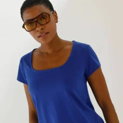 T-shirt col carré, manches courtes
