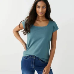 T-shirt col carré, manches courtes