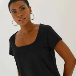 T-shirt col carré, manches courtes