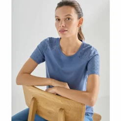 T-shirt col rond manches courtes, détail broderie anglaise