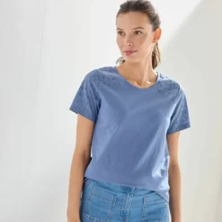 T-shirt col rond manches courtes, détail broderie anglaise