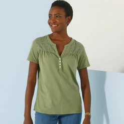 T-shirt col tunisien manches courtes, broderie anglaise