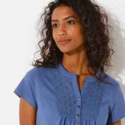 T-shirt col tunisien manches courtes, broderie anglaise