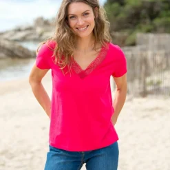 T-shirt col V dentelle