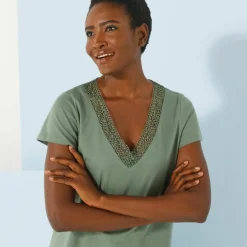 T-shirt col V dentelle