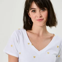 T-shirt col V imprimé cœurs dorés