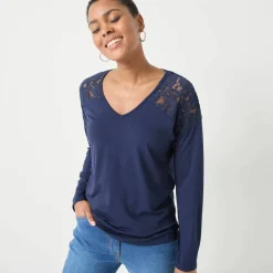 T-shirt col V manches longues dentelle