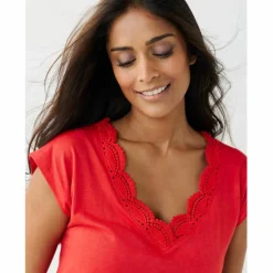 T-shirt uni, col V macramé