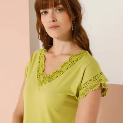 T-shirt uni col V macramé