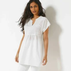 Tunique à plastron broderie anglaise, manches courtes