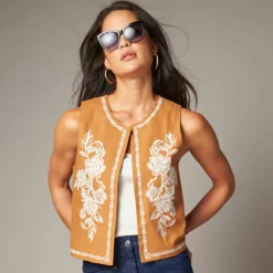 Veste brodée sans manches