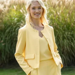 Veste courte de tailleur à col rond, unie