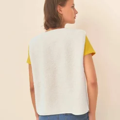 Veste sans manches, maille bouclette