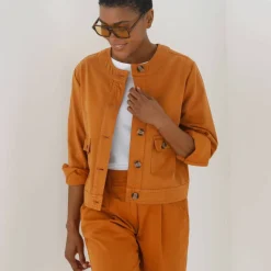 Veste unie boutonnée, col rond